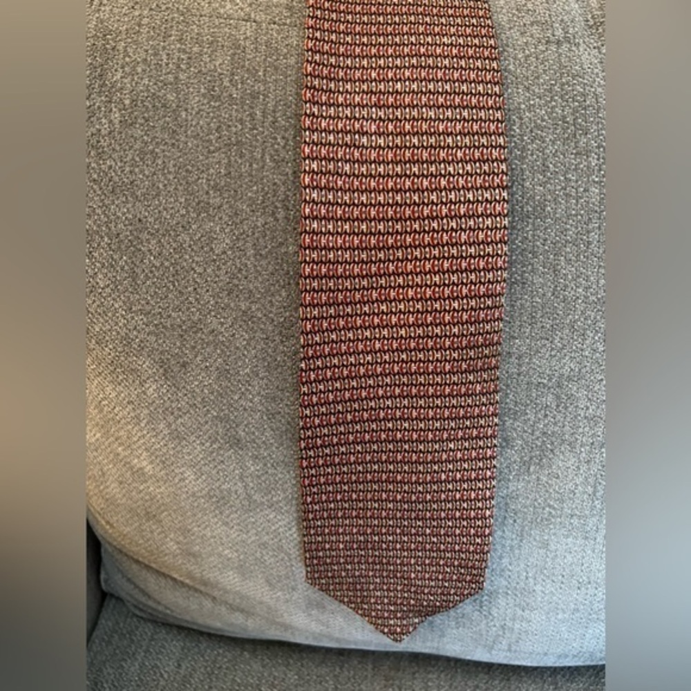 Daniel De Fasson Men’s handmade 100% silk neck tie.